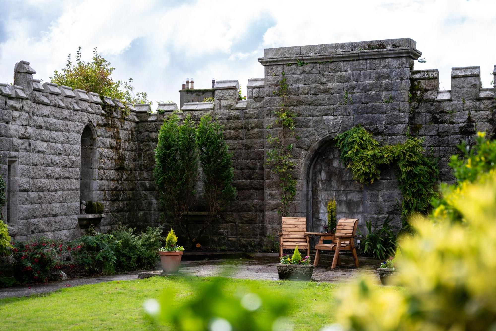 Lonsdale House Boutique Apartments Ulverston Bagian luar foto